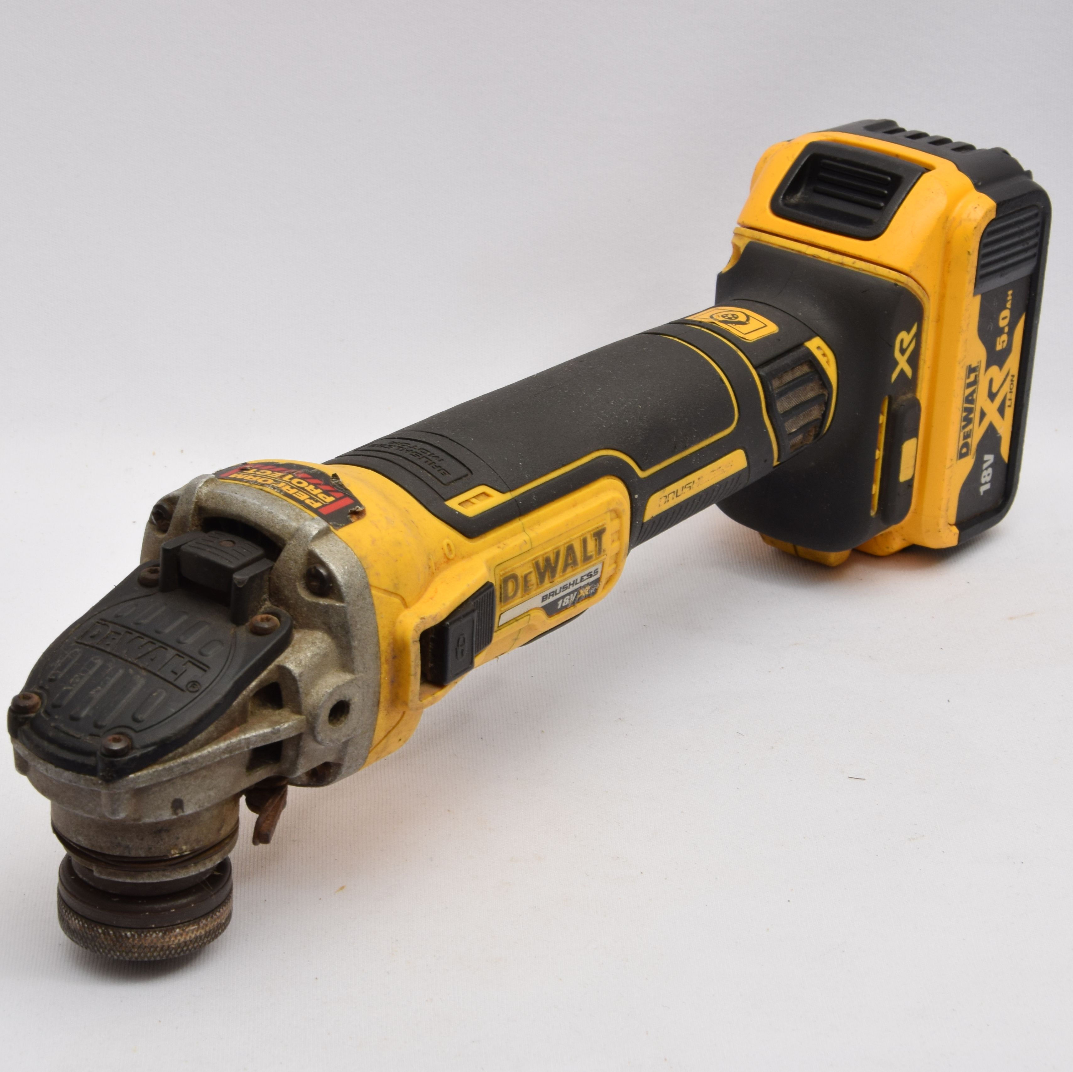 DeWalt DCG405P2-GB 18V Li-Ion XR Brushless 125mm Angle Grinder 2 X 5.0Ah | Toolstation
